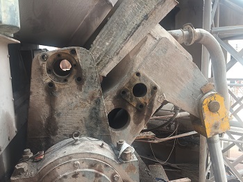 立磨摇臂销孔磨损现场修复