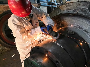 葛洲坝集团150-100辊压机轴