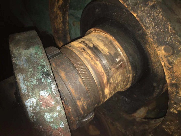 现场六小时完成真空泵轴磨损维修工