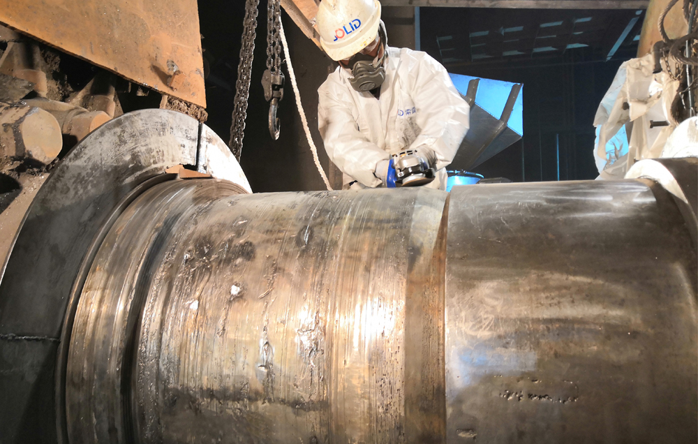 炼钢转炉耳轴在线修复