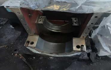 快试试这种轧机减速机轴承室磨损修